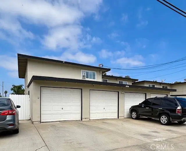 2902 Peppertree Lane, Costa Mesa, CA — listing photo 1