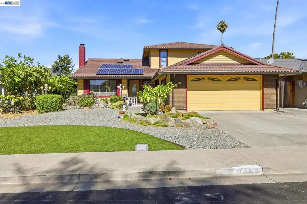 Single Family Residence for sale at 3253 Santa Isabella Ct, Union City, CA featuring 5 beds and 3 baths