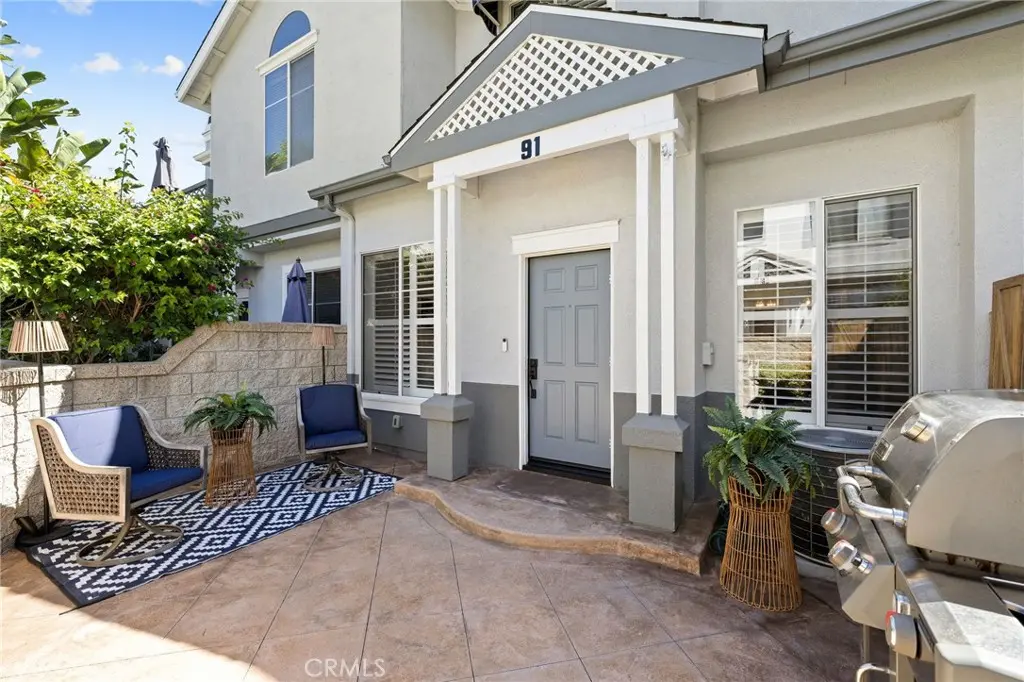 Townhouse for sale at 91 Carlsbad, Aliso Viejo, CA featuring 2 beds and 3 baths