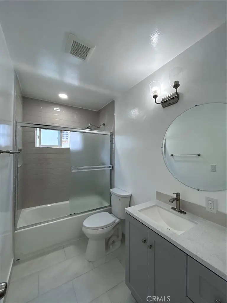 Apartment for rent at 9118 National 5, Los Angeles, CA featuring 2 beds and 1 bath