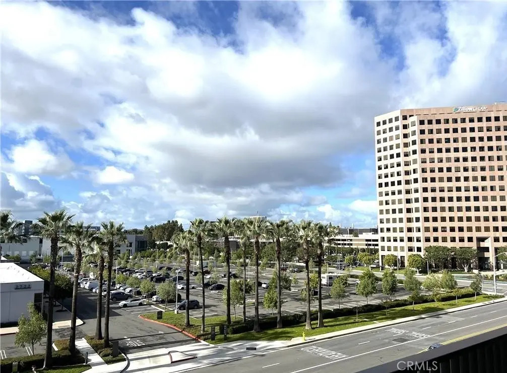 Condominium for rent at 2409 Rivington, Irvine, CA featuring 3 beds and 3 baths