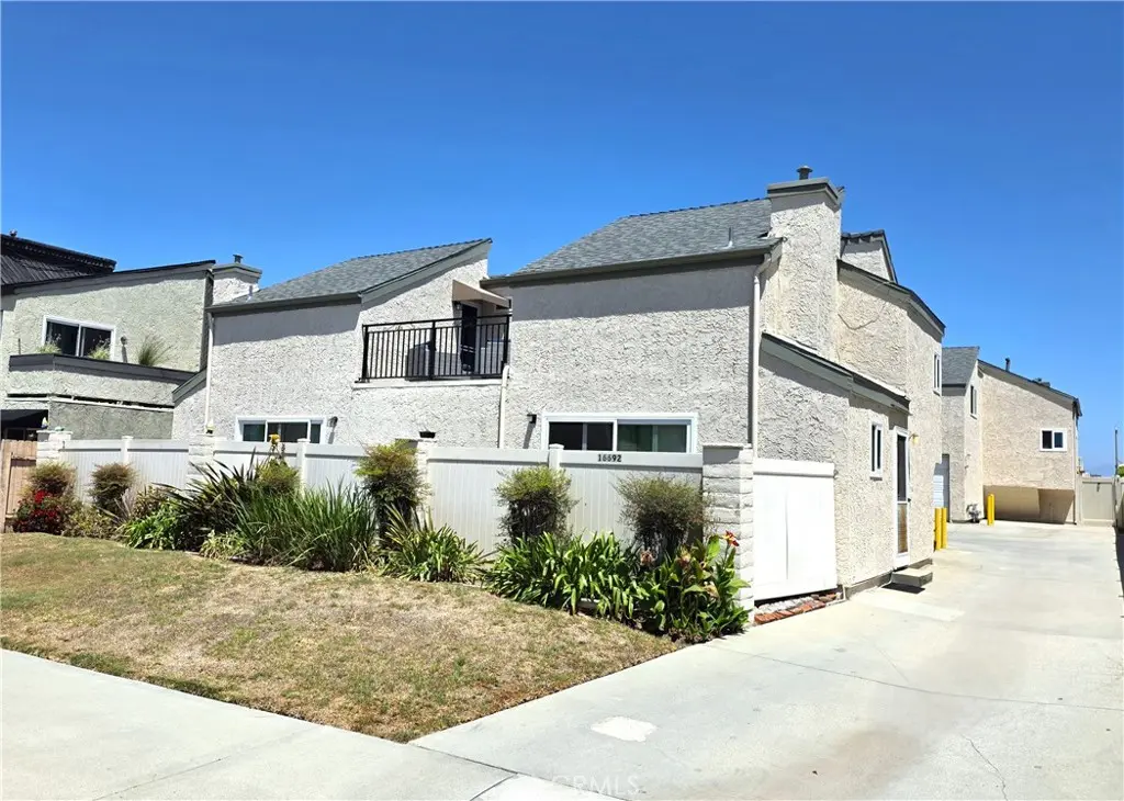 16692 Dolores, Huntington Beach, CA — listing photo 1