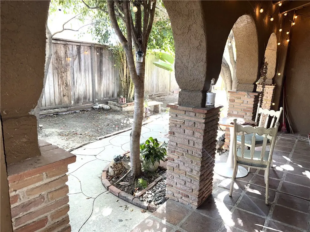 517 Roswell Avenue, Long Beach, CA — listing photo 1