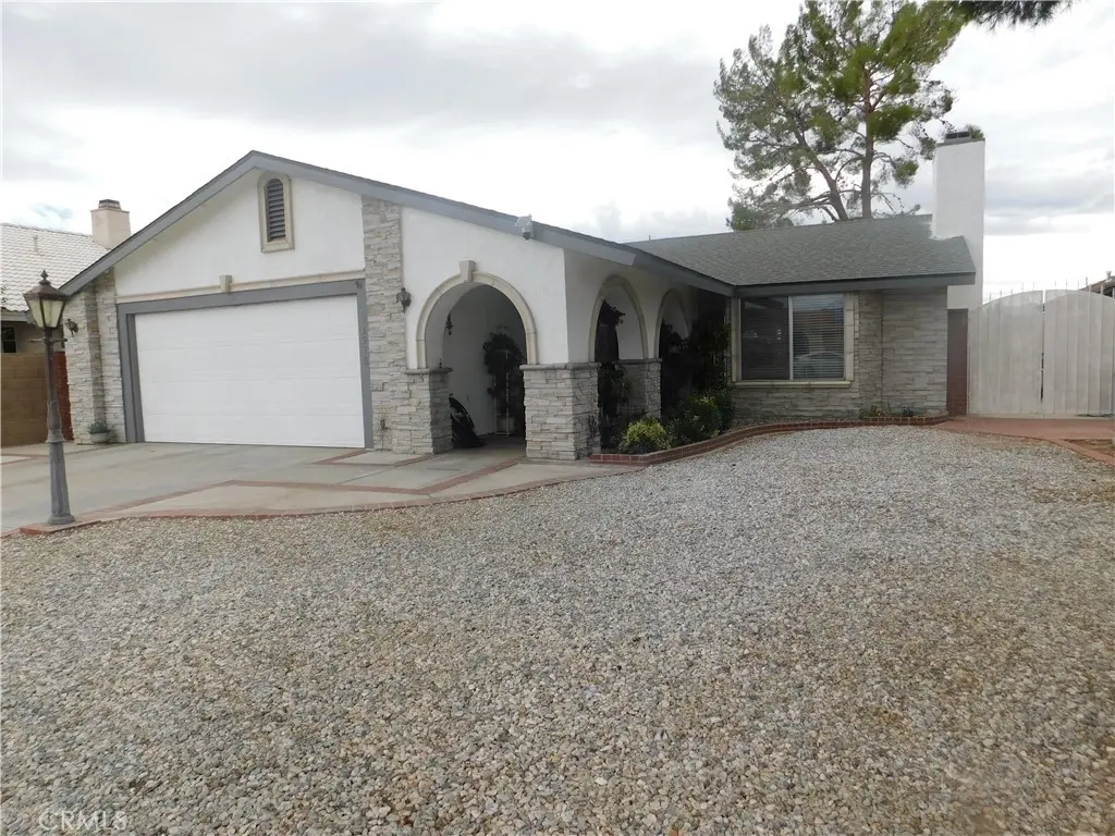 13910 Driftwood Drive, Victorville, CA — listing photo 1