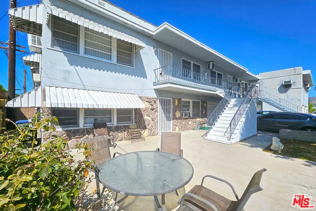 1341 N Keystone Street D, Burbank, CA — listing photo 1