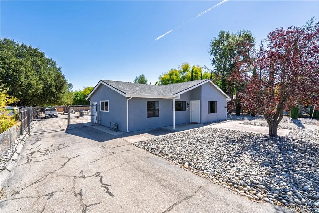 8882 Palomar, Atascadero, CA — listing photo 1