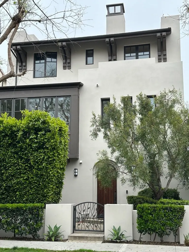 Single Family Residence for rent at 13070 Discovery Creek, Los Angeles, CA featuring 4 beds and 4 baths