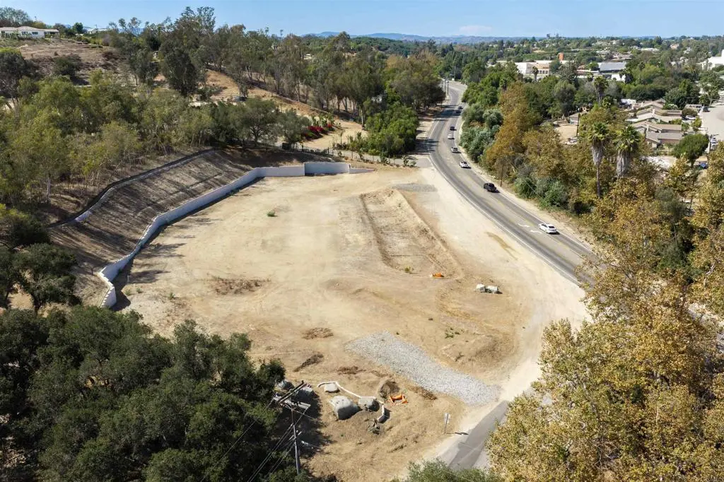 2805 Overland Trail, Fallbrook, CA — listing photo 1