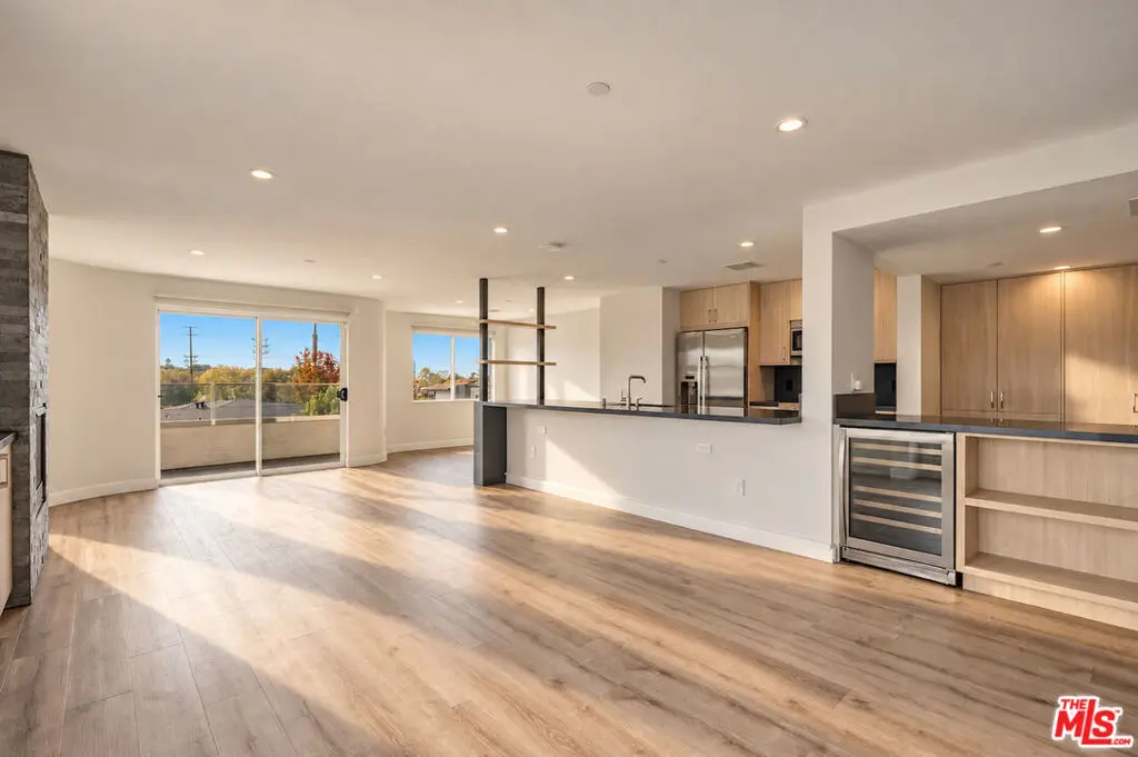 Condominium for rent at 10951 National Boulevard 303, Los Angeles, CA featuring 2 beds and 3 baths