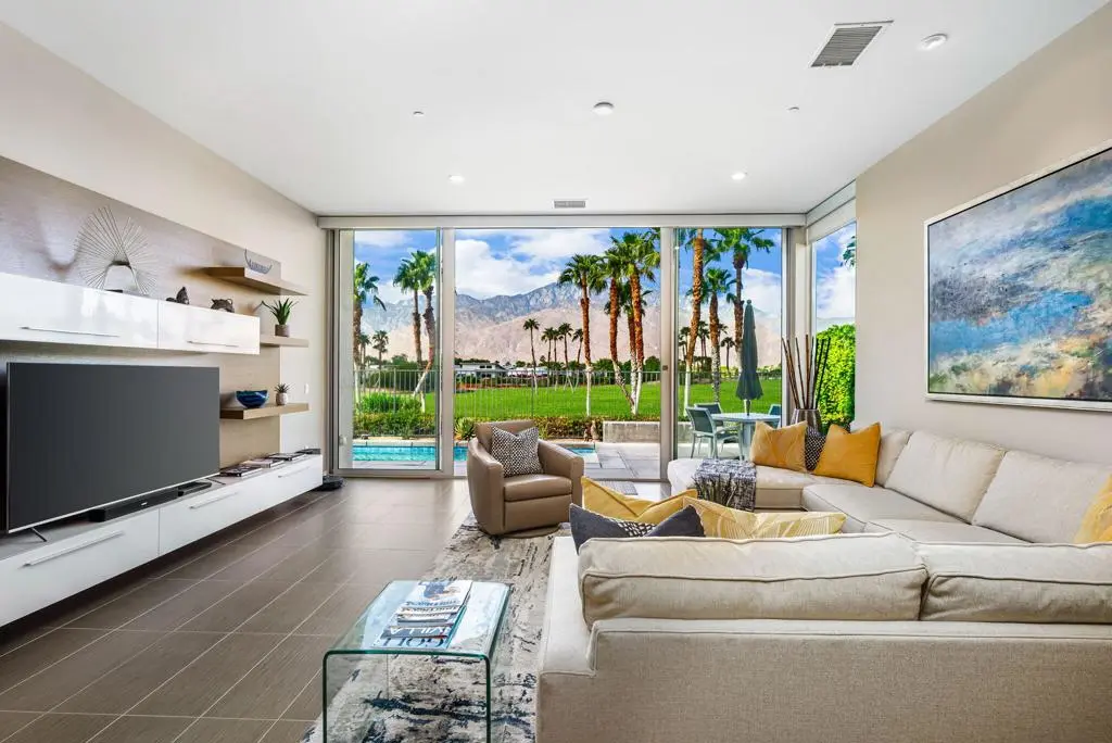 519 Soriano Way, Palm Springs, CA — listing photo 1