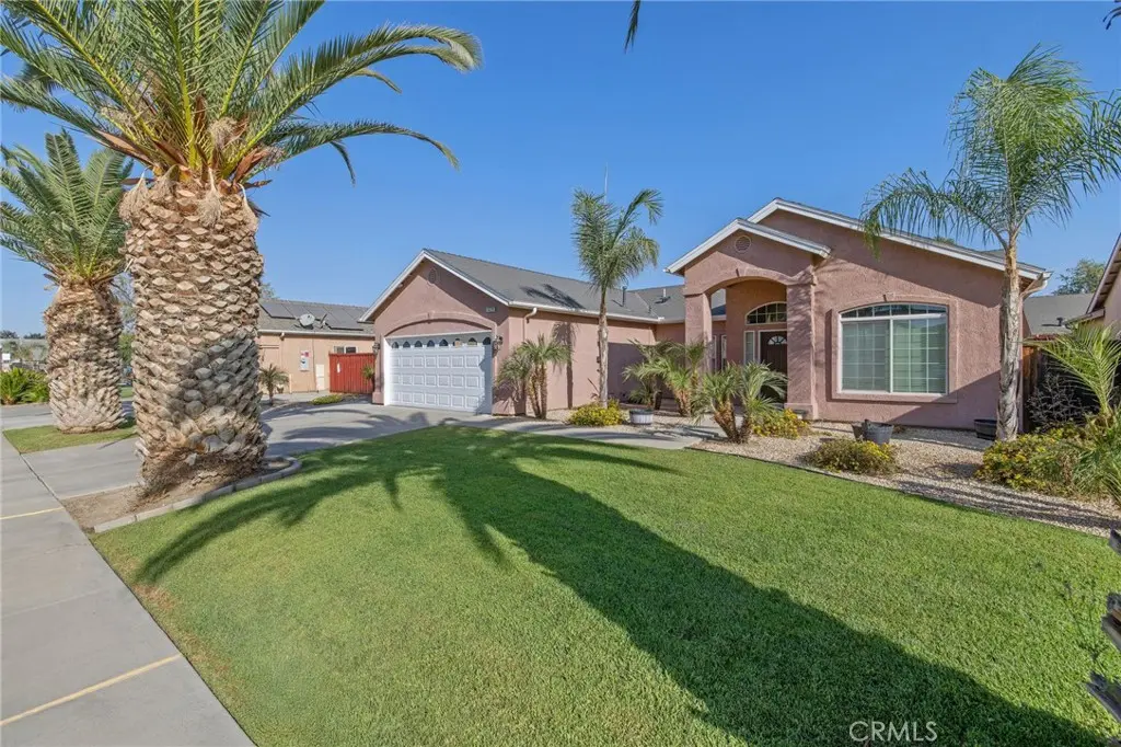 1678 Hawthorn, Lemoore, CA — listing photo 1