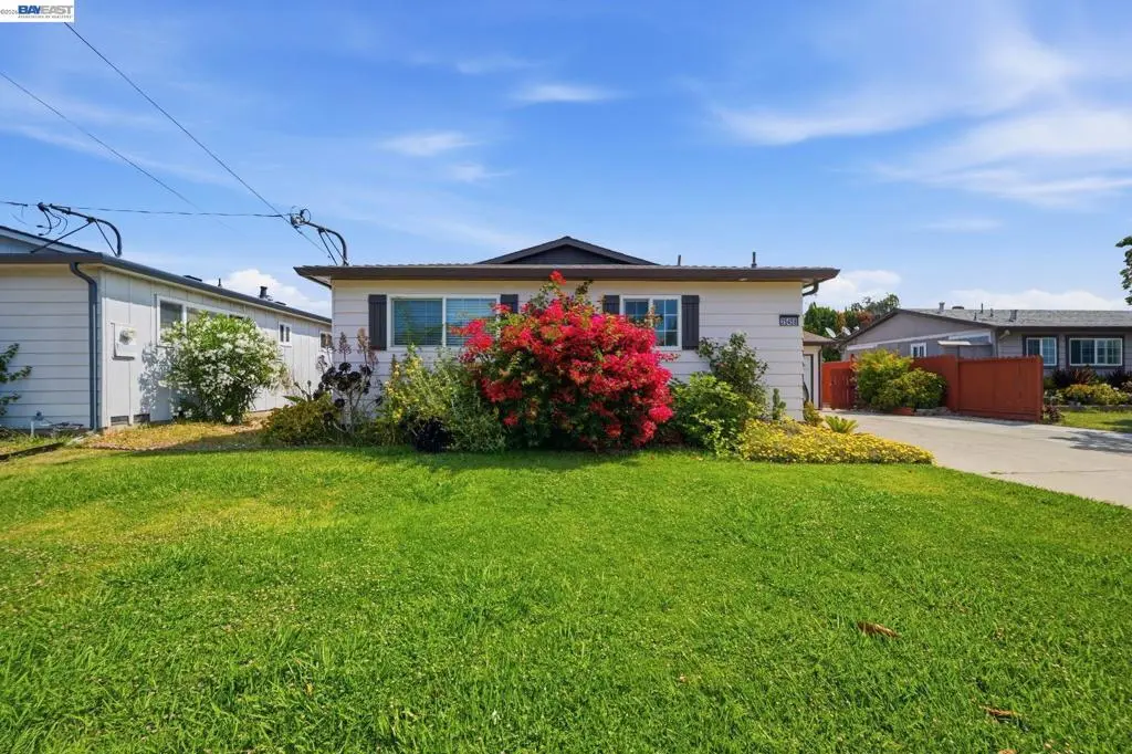 Residential Lease for rent at 35458 Orleans Dr, Newark, Alameda County, CA featuring 3 beds and 2 baths