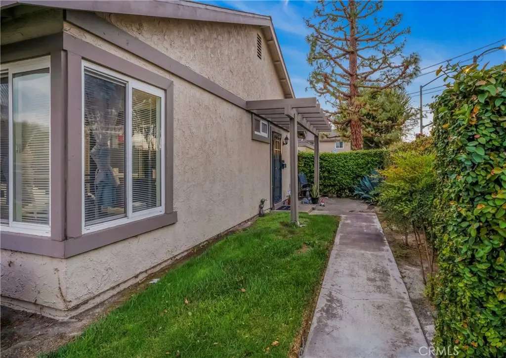 2900 Bradford Place A, Santa Ana, CA — listing photo 1