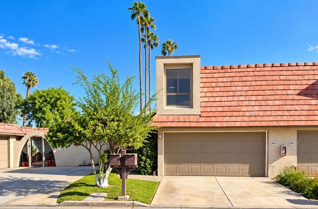 Residential Lease for rent at 34554 Calle Las Palmas, Cathedral City, Riverside County, CA featuring 2 beds and 3 baths