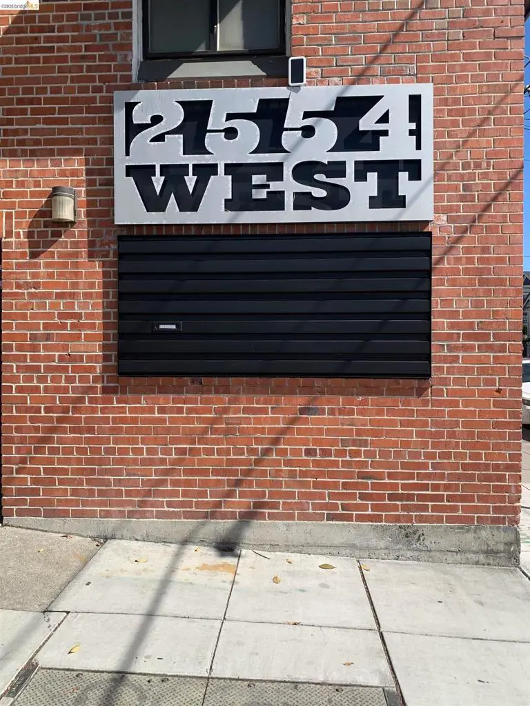 Single Family Residence for sale at 2554 West St, Oakland, CA featuring 1 bed and 2 baths