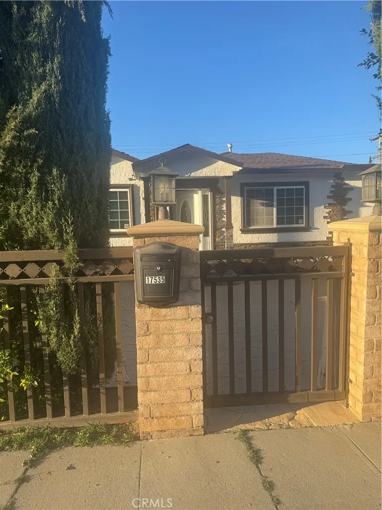 17535 Burbank, Encino, CA — listing photo 1