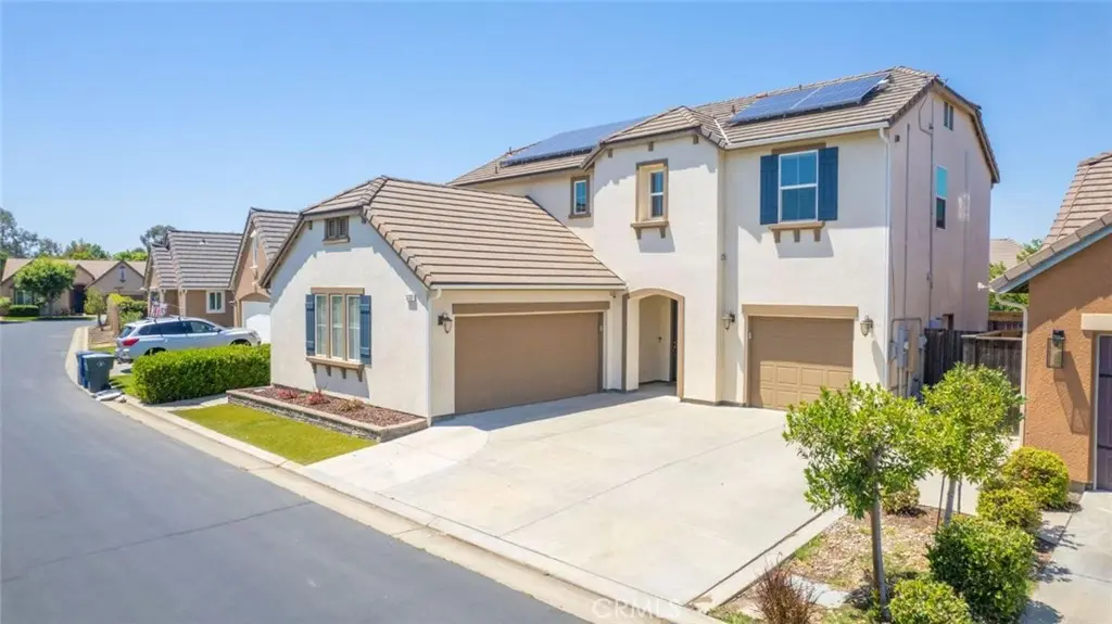 3727 Chessa, Clovis, CA — listing photo 1