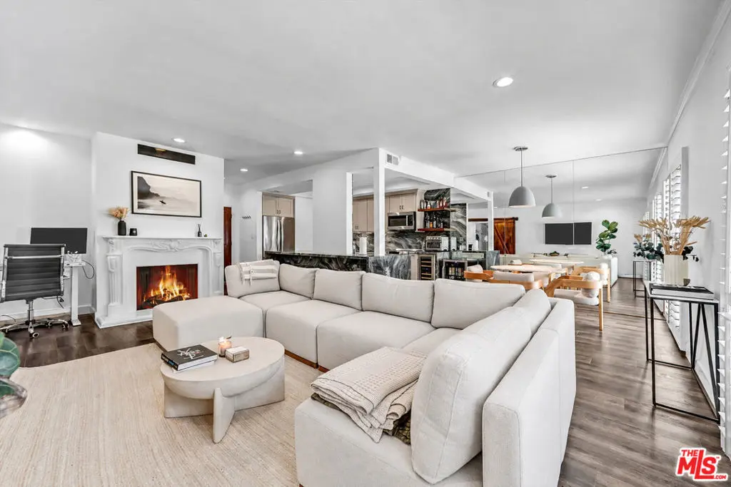 1221 N Kings Road 101, West Hollywood, CA — listing photo 1