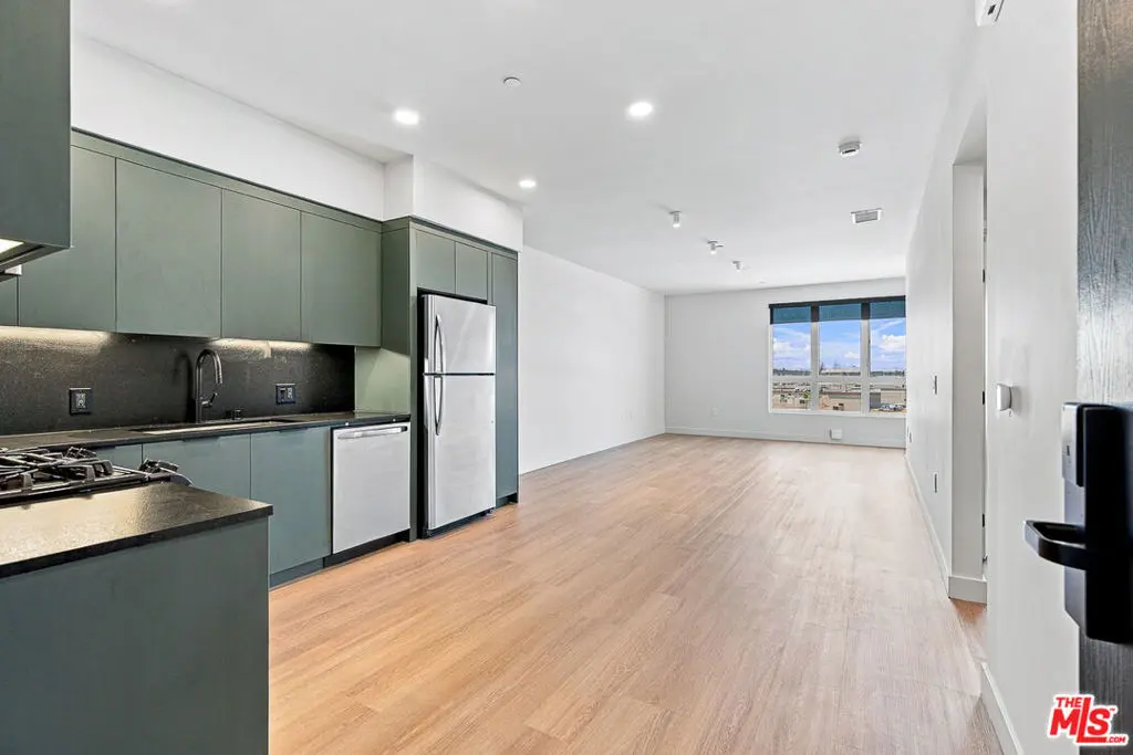 Condominium for rent at 10601 Washington Boulevard 430, Los Angeles, CA featuring 1 bed and 1 bath