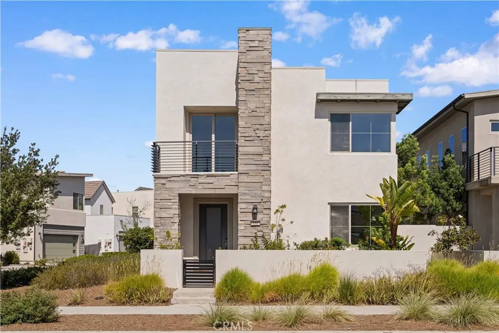 151 Scale, Irvine, CA — listing photo 1