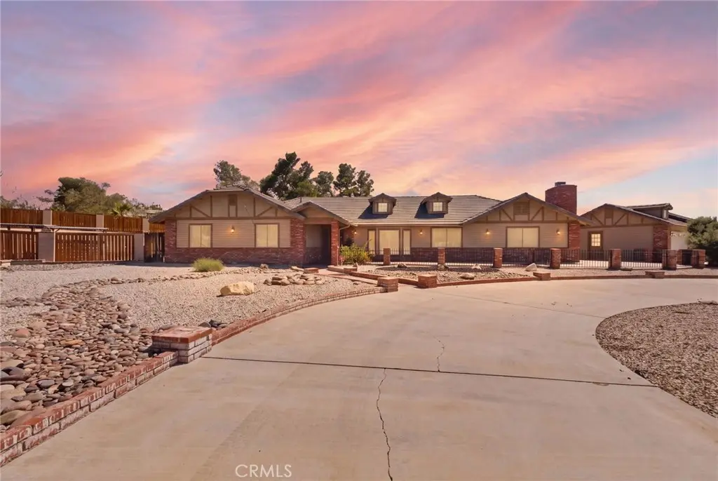 19989 Cronese, Apple Valley, CA — listing photo 1