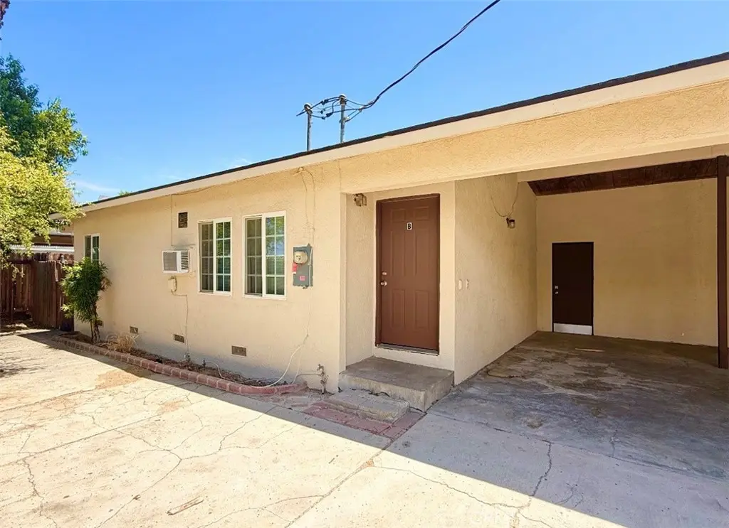 Residential Lease for rent at 828 N Buena Vista Street B, Hemet, Riverside County, CA featuring 2 beds and 1 bath