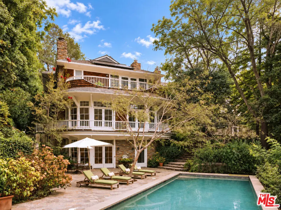 2041 Mandeville Canyon Road, Los Angeles, CA — listing photo 1