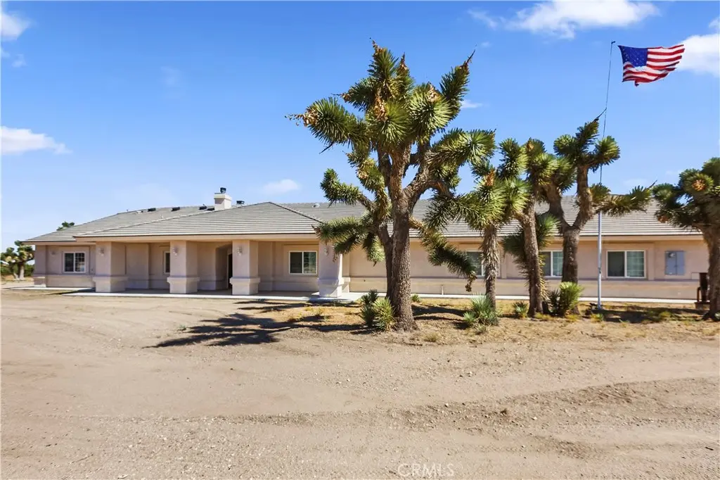 7626 Muscatel, Phelan, CA — listing photo 1