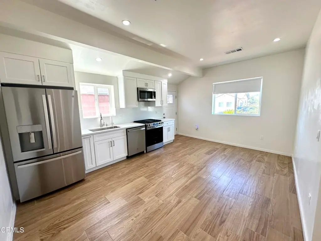 Single Family Residence for rent at 10942 Nassau Avenue, Los Angeles, CA featuring 1 bed and 1 bath
