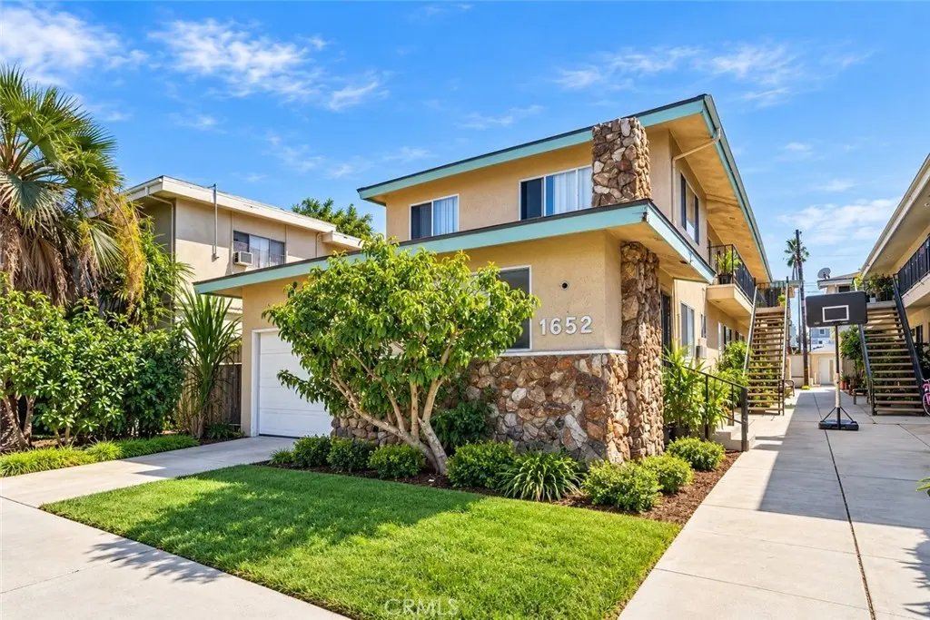 1652 W Lomita Blvd, Harbor City, CA — listing photo 1