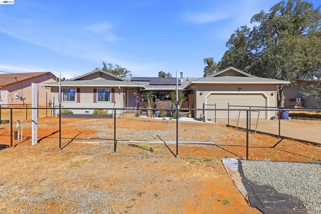 6696 Baldwin St, Valley Springs, CA — listing photo 1