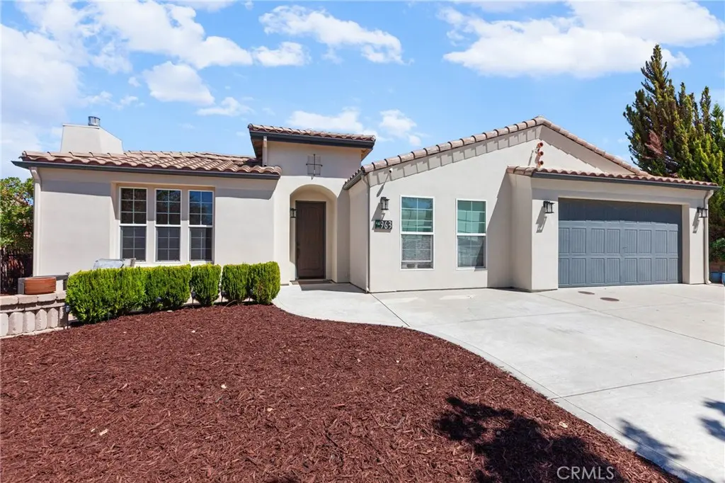 Single Family Residence for sale at 963 Vista Cerro Drive, Paso Robles, CA featuring 4 beds and 3 baths