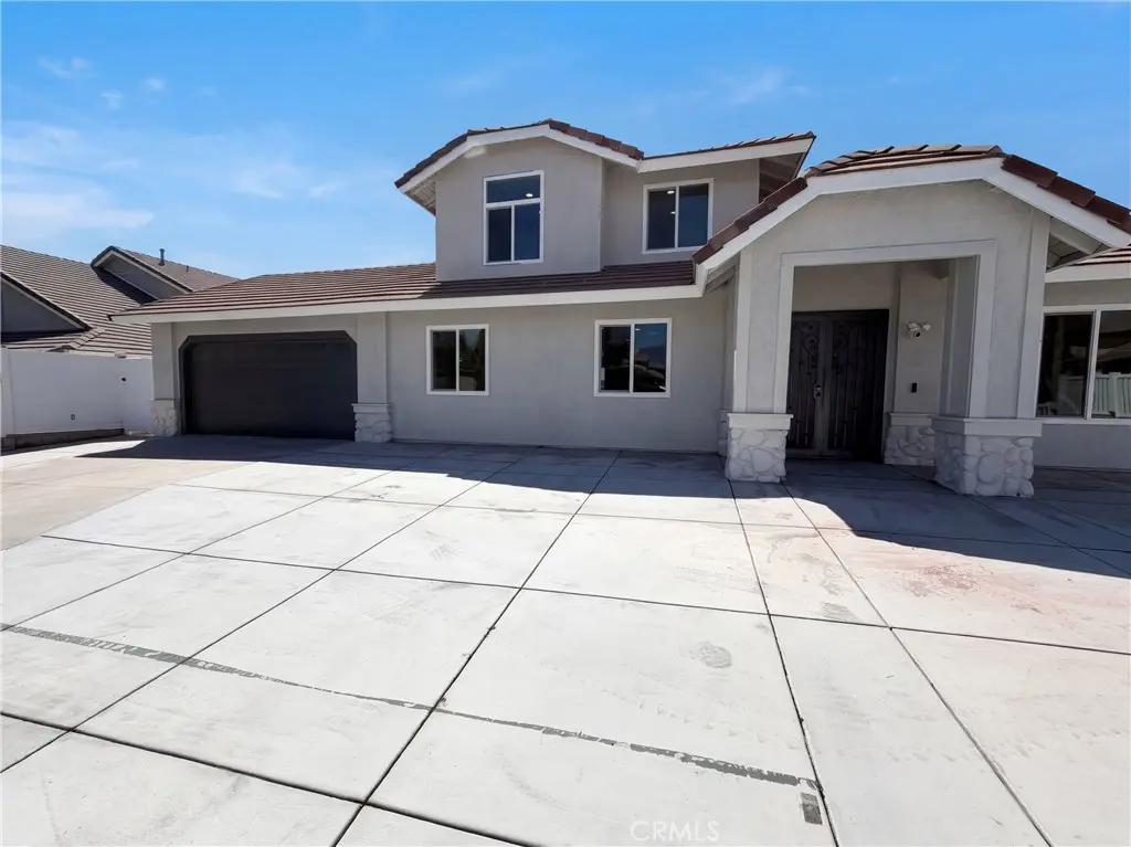 2371 W Via Bello, Rialto, CA — listing photo 1