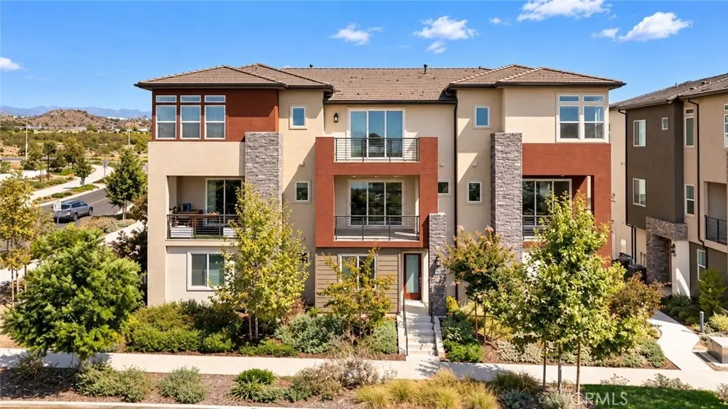 Condominium for rent at 102 Abacus, Irvine, CA featuring 3 beds and 4 baths