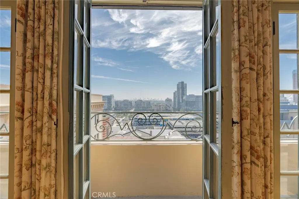 315 W 3rd 903, Long Beach, CA — listing photo 1