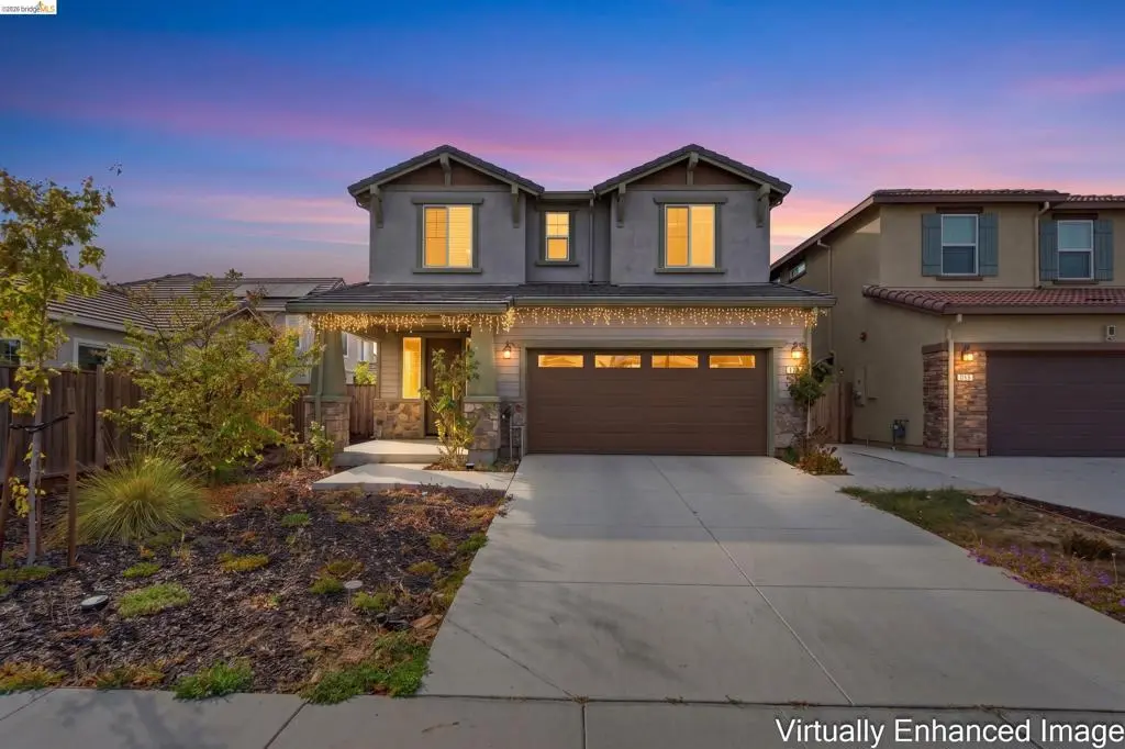 Single Family Residence for rent at 813 Stickney Way, Oakley, CA featuring 4 beds and 3 baths