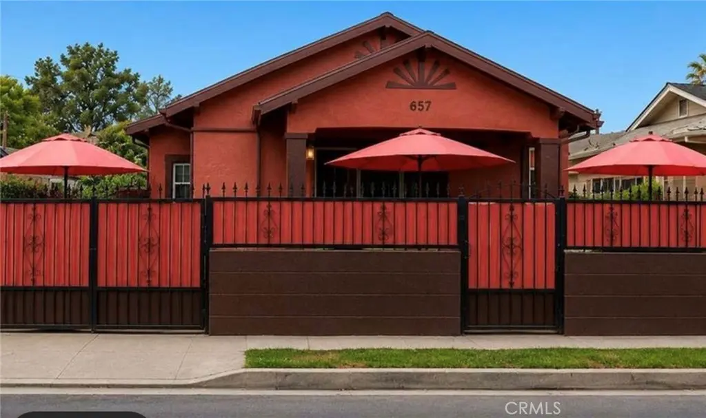 Single Family Residence for sale at 657 W 66 Street, Los Angeles, CA featuring 1 bed and 1 bath