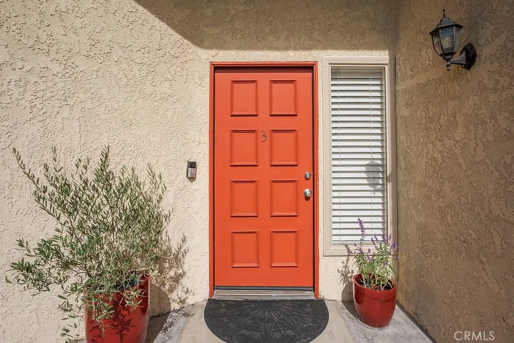 1881 Alpha Road 3, Glendale, CA — listing photo 1