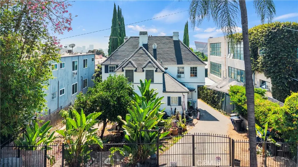 8620 Holloway Drive, West Hollywood, CA — listing photo 1