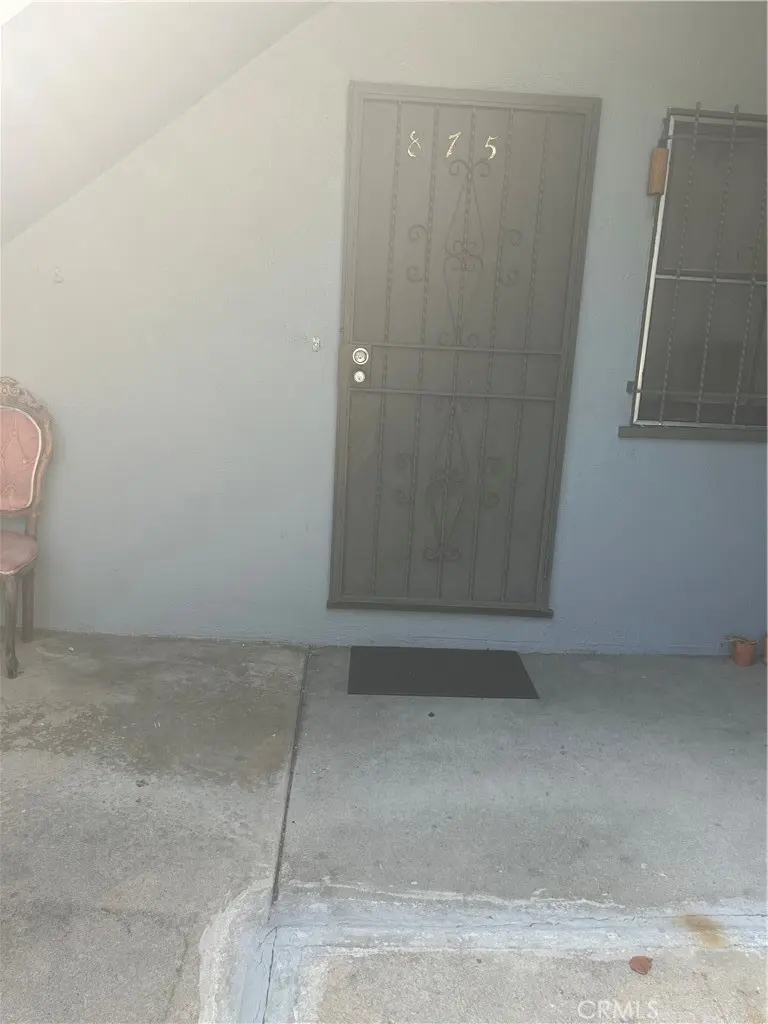 Apartment for rent at 873 N Hoover, Los Angeles, CA featuring 1 bed and 1 bath