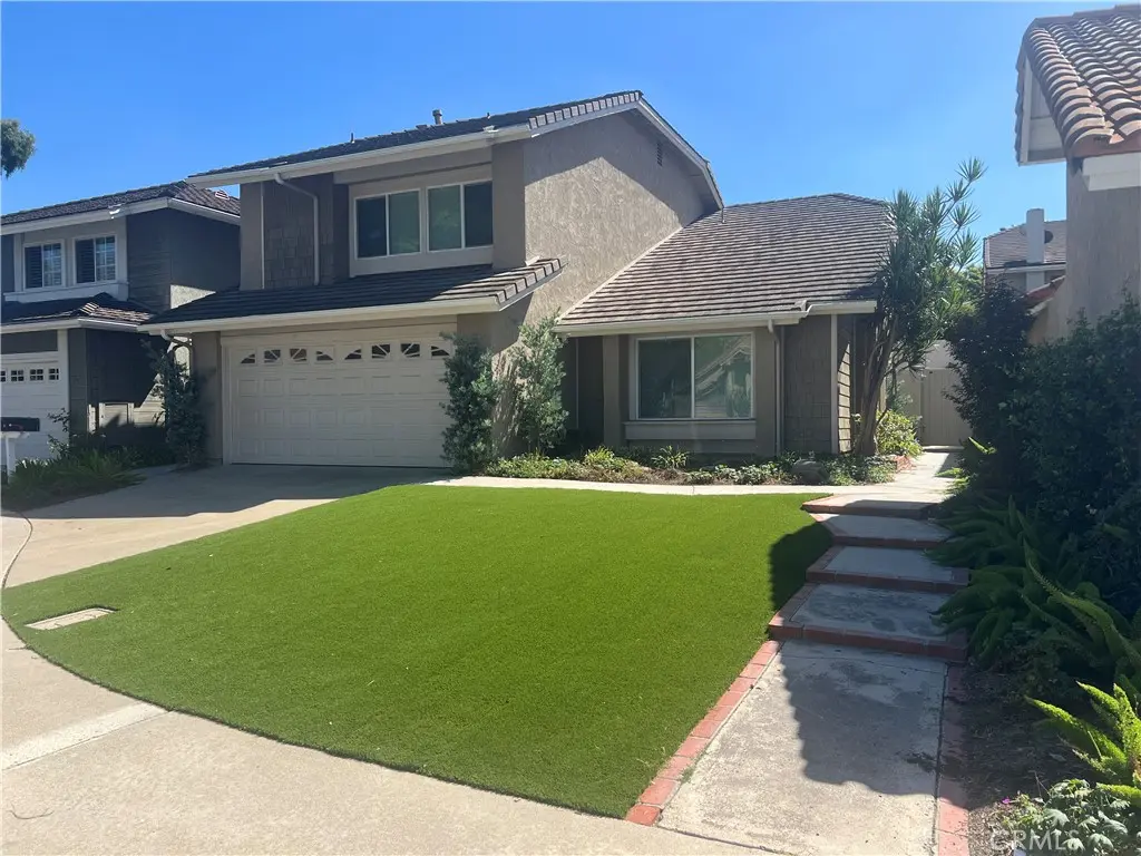 Single Family Residence for rent at 28 Lucero W, Irvine, CA featuring 4 beds and 3 baths