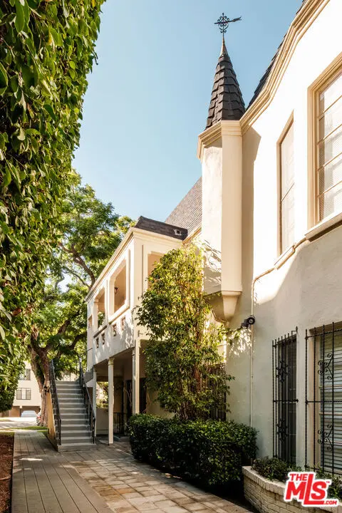 Residential Income for sale at 336 N Palm Drive, Beverly Hills, Los Angeles County, CA featuring 6 beds and 6 baths