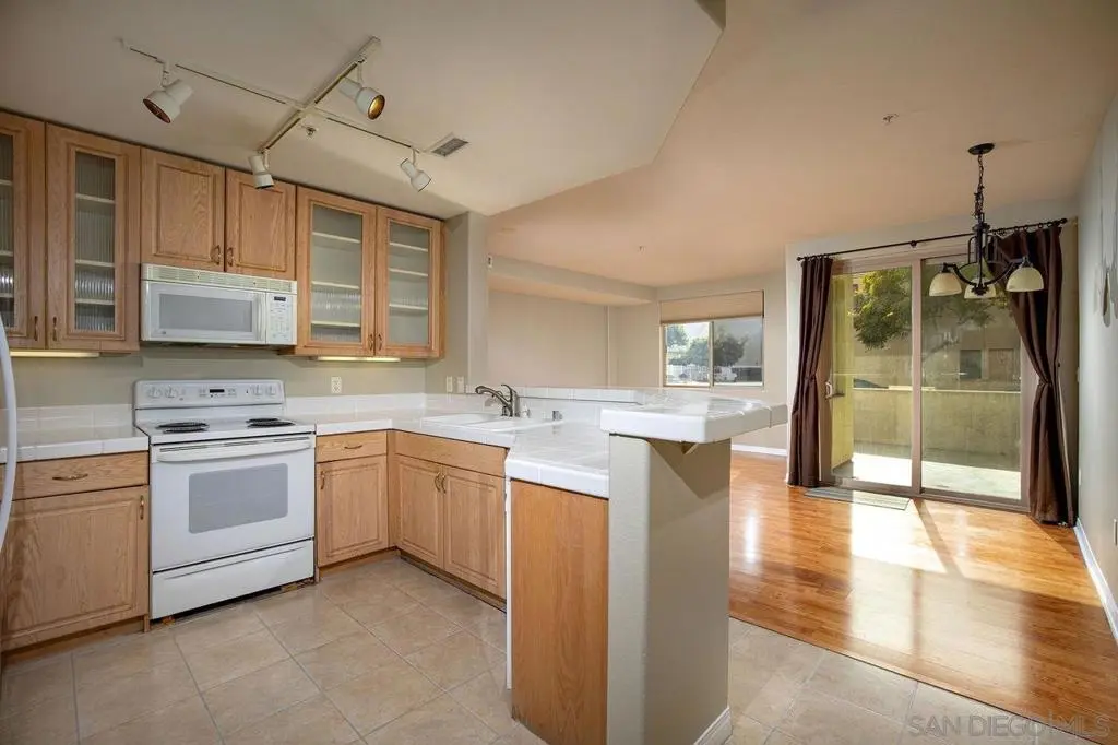 Residential Lease for rent at 1601 India St 117, San Diego, CA featuring 3 beds and 2 baths