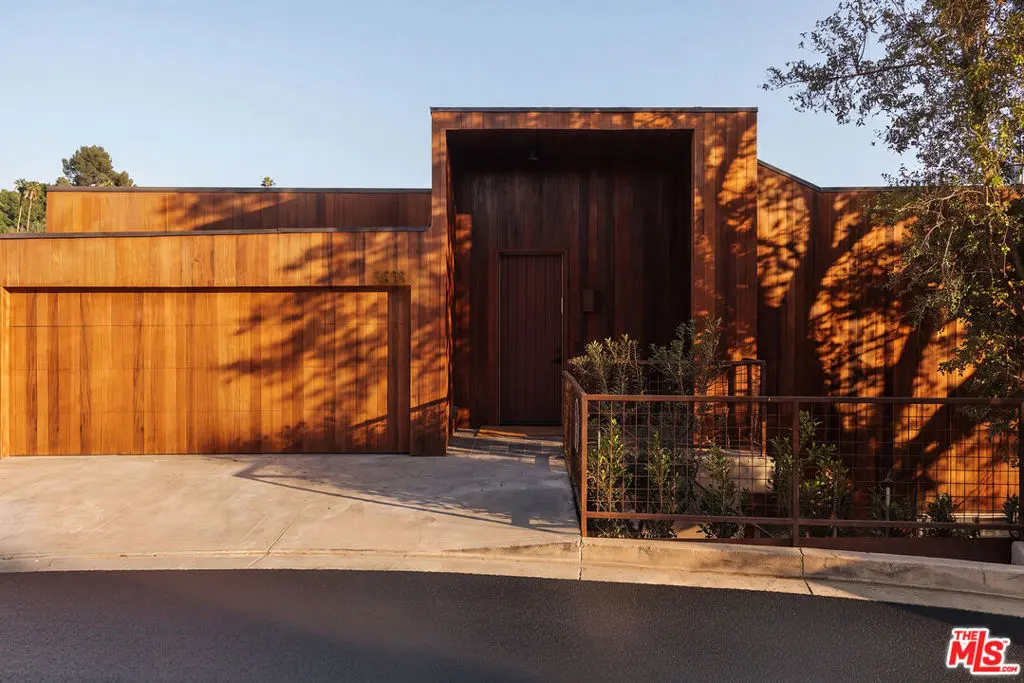 5698 Holly Oak Drive, Los Angeles, CA — listing photo 1