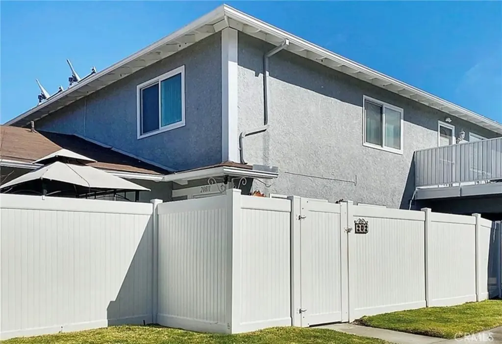 20811 Plum Canyon 202, Saugus, CA — listing photo 1