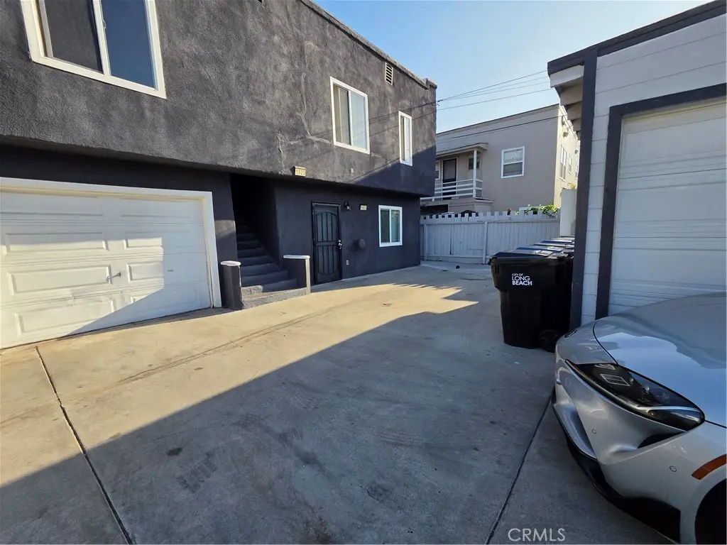 1923 E 6th Street 1/2, Long Beach, CA — listing photo 1