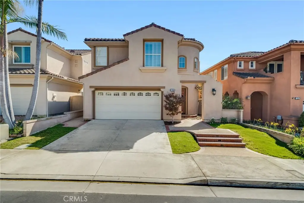Single Family Residence for sale at 7124 Forest Glen Drive, Huntington Beach, CA featuring 5 beds and 3 baths