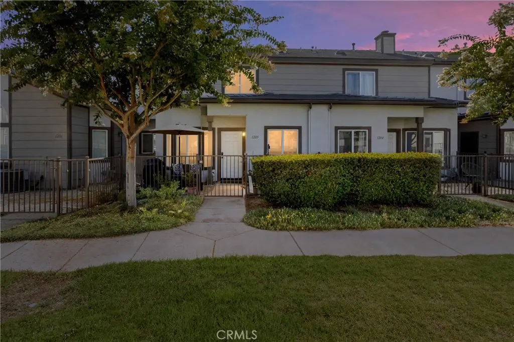 1555 Orange 1205, Redlands, CA — listing photo 1