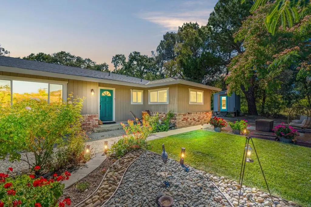 Single Family Residence for sale at 9465 Watsonville Road, Gilroy, CA featuring 4 beds and 4 baths