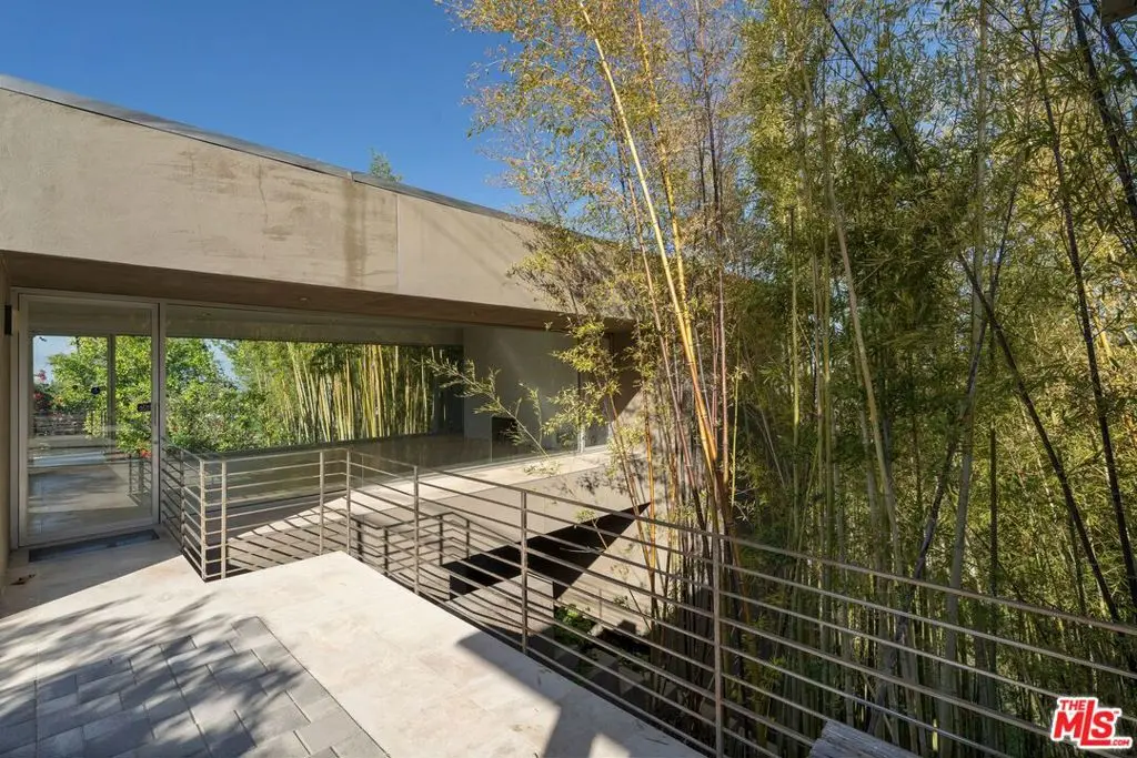 3944 Cody Road, Sherman Oaks, CA — listing photo 1
